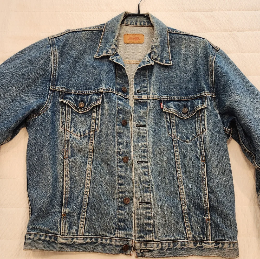 Levi's Vintage Men's Denim Jacket - Picture 5 of 7